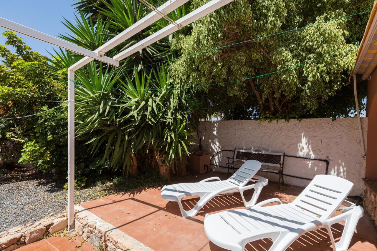 Home2Book Quiet Villa With Private Pool Triquivijate Luaran gambar