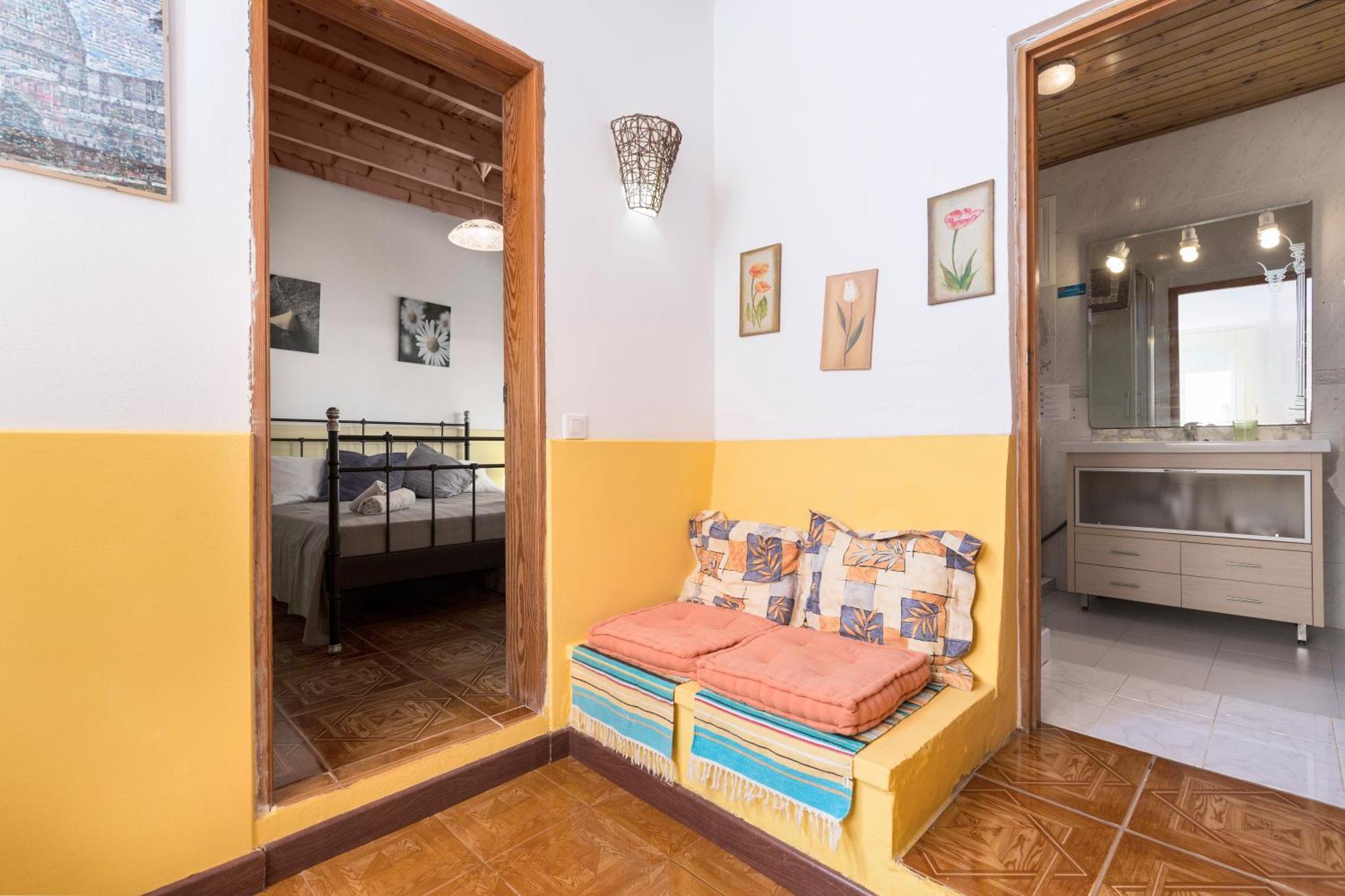 Home2Book Quiet Villa With Private Pool Triquivijate Luaran gambar