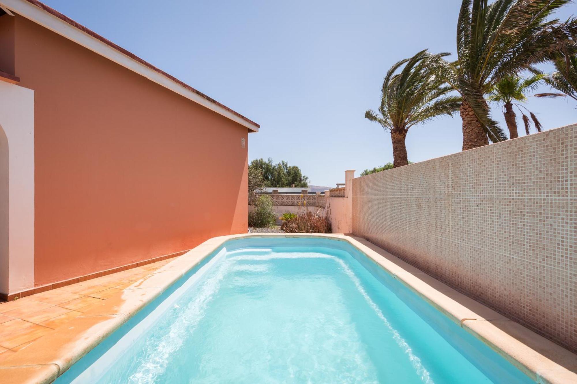 Home2Book Quiet Villa With Private Pool Triquivijate Luaran gambar