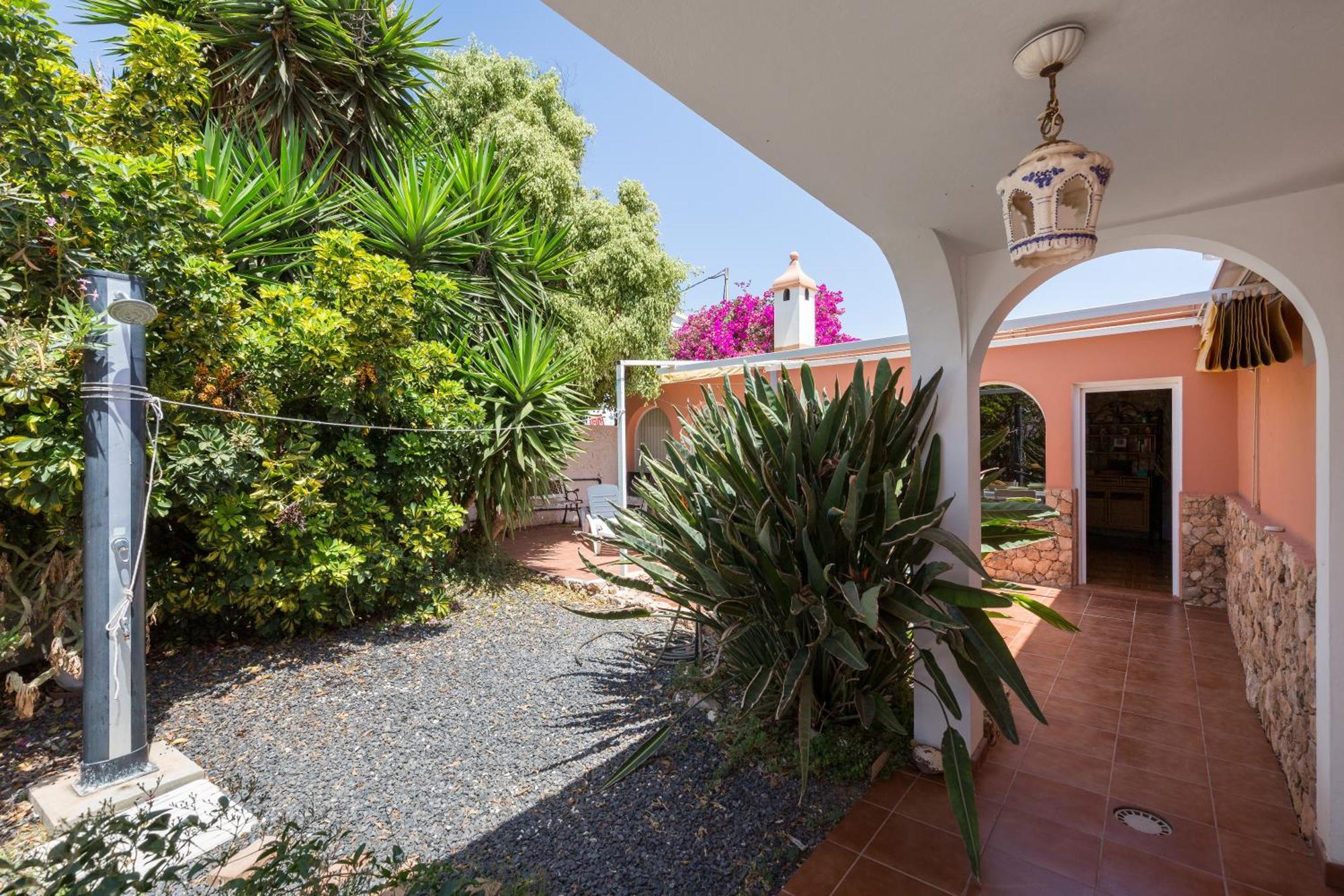 Home2Book Quiet Villa With Private Pool Triquivijate Luaran gambar